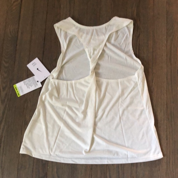 Nike NWT twist tank top - Picture 10 of 11